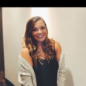 Meet your Posher, Hannah